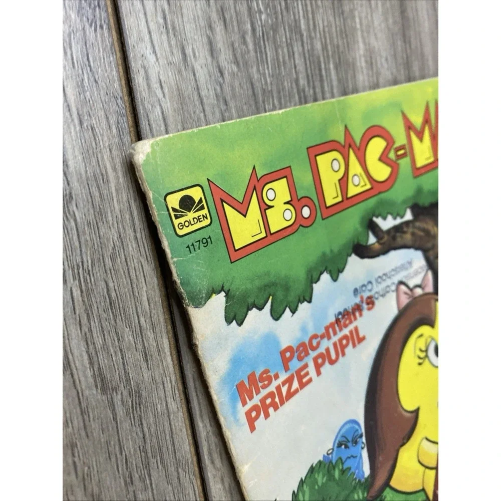 Golden Ms. Pac-Man's Prize Pupil Childrens OS Yellow‎ Good 1983 Vintage Book